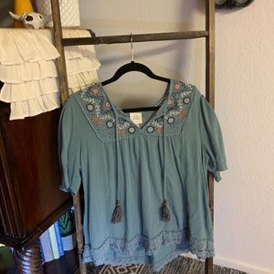 BLUE KNOX ROSE BLOUSE! SIZE LARGE!